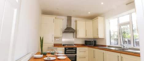 廚房用具/餐具/器皿