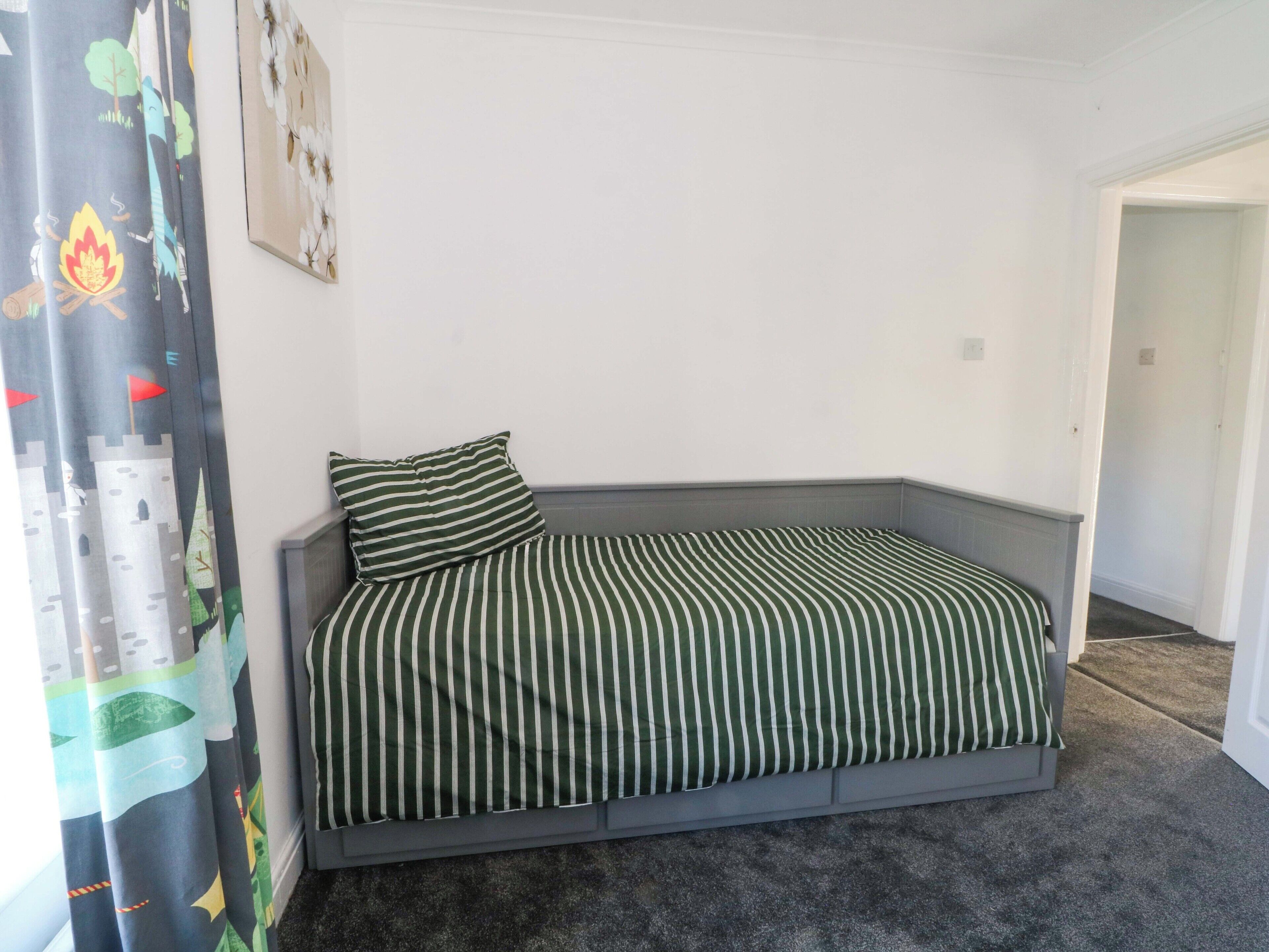 3 bedrooms, individually decorated, individually furnished, free WiFi