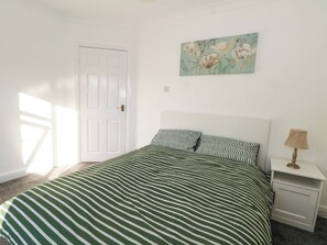 3 bedrooms, individually decorated, individually furnished, free WiFi - Ash House (Altrincham)