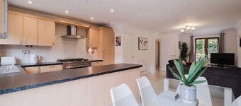 Spacious 3 Bedroom Home With 2 Bathrooms