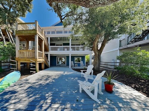 Shady Beaches by Topsail Realty