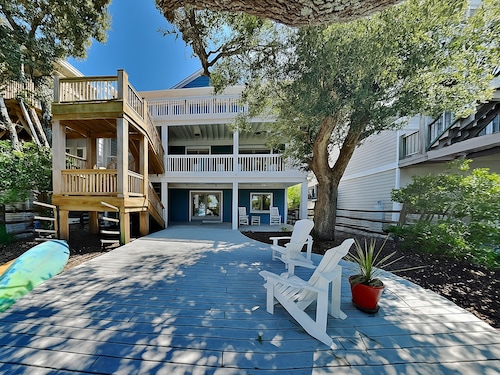 Shady Beaches by Topsail Realty