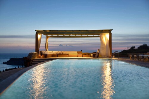 Odyssea - Six Bedroom Villa, Sleeps 12