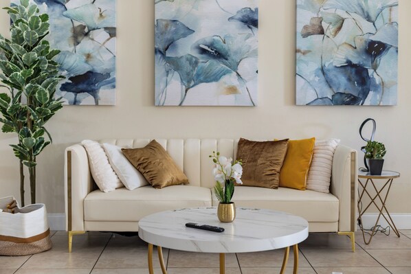 Family House, Non Smoking, Kitchen | Living area