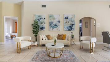 Maison Familiale, non-fumeurs, cuisine | Coin séjour | Télévision LED de 65 pouces avec chaînes numériques, Netflix, Hulu