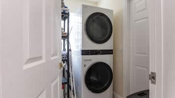 Family House, Non Smoking, Kitchen | Laundry