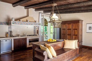 Micro-ondes, lave-vaisselle