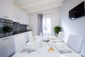Dining - Villa 'Eden' with Mountain View, Wi-Fi and Air Conditioning (Castiglione di Sicilia)