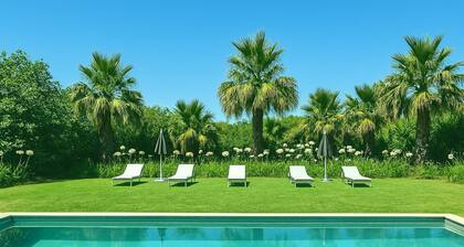 Villa 'Eden' mit Bergblick, WLAN und Klimaanlage