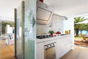Microwave, dishwasher