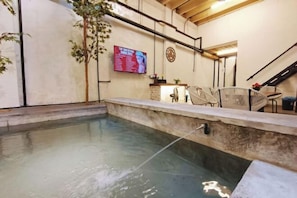 Indoor pool - 5BR Ruma Papanz Moden 30Pax (Melaka)