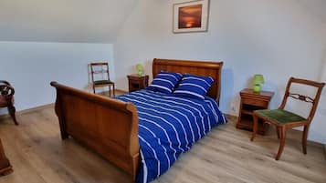 Silitysrauta/-lauta, Wi-Fi, vuodevaatteet