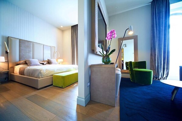 Executive Suite | In-room safe, desk, blackout drapes, soundproofing