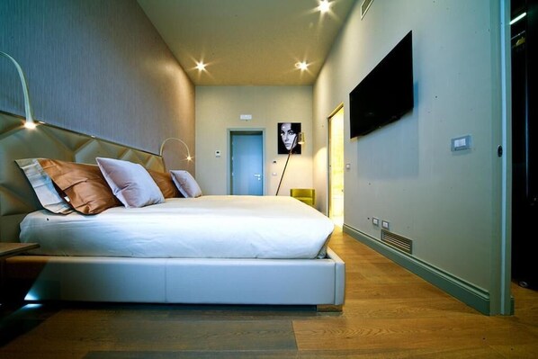 Superior Double Room | In-room safe, desk, blackout drapes, soundproofing