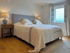 2 bedrooms, iron/ironing board, travel cot, WiFi