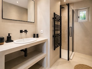 Shower, towels