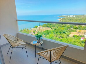 Suite estudio, balcón, vistas al mar | Balcón