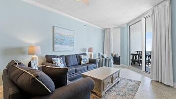 Condo, Multiple Beds (Palacio 903) | Living area
