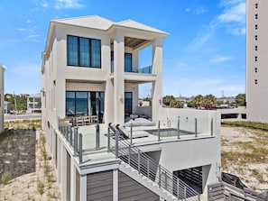 Talo, useita sänkyjä (Casa Playa at Eleanor Beach) | Terassi/patio