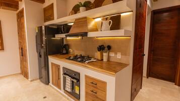 Comfort-Zimmer, eigener Pool, Bergseite | Eigene Küche