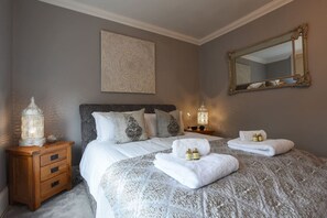 2 habitaciones, tabla de planchar con plancha, cuna de viaje y wifi 