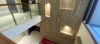 Hotel Amazone Residency DLF Phase 3 