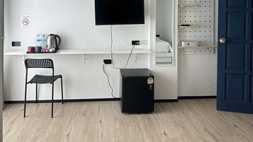 Chambre Standard, 1 trĂšs grand lit, balcon, vue canal | Wi-Fi gratuit