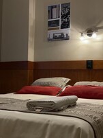 In-room safe, soundproofing, free WiFi