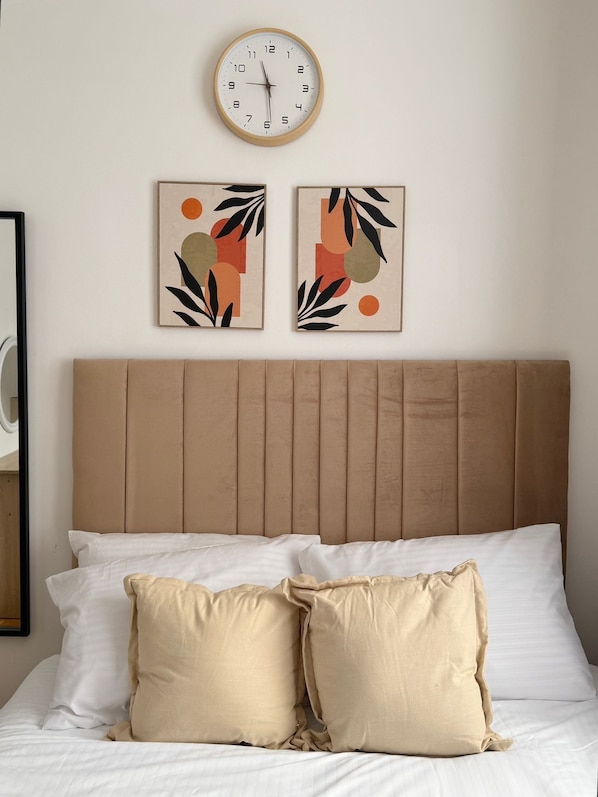 Basic Double Room | Desk, laptop workspace, blackout drapes, iron/ironing board