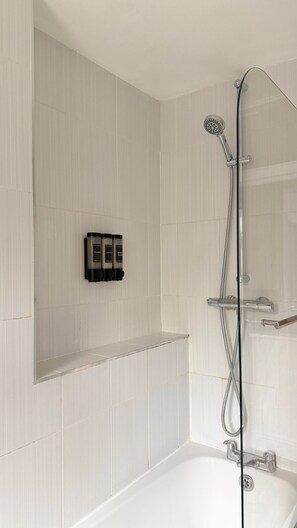 House, 3 Bedrooms, Garden View | Bathroom | Combined shower/bathtub, hair dryer, slippers, towels - Elysian Nights  (London)