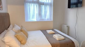 Ropa de cama hipoalergénica y escritorio