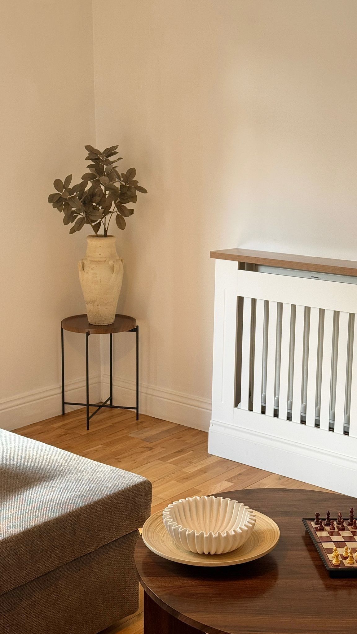 32-inch TV with premium TV channels