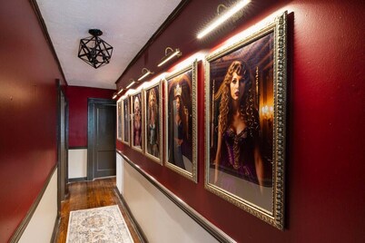 Music Vibes Near Downtown Kpt - 4br - Fenced yard