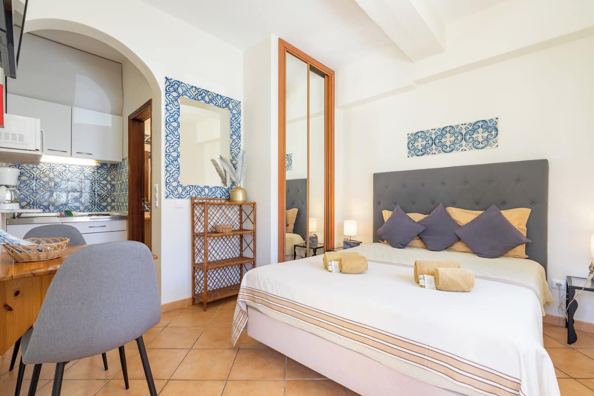 Suíte estúdio luxo | Wi-Fi de cortesia