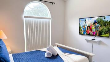 5 bedrooms, iron/ironing board, WiFi, bed sheets