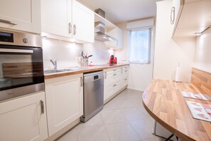 Fridge, microwave, oven, dishwasher