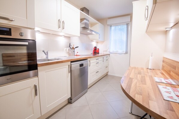 Fridge, microwave, oven, dishwasher