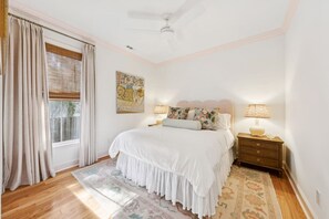 2 camere, una scrivania, ferro/asse da stiro, culla da viaggio