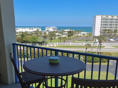 Sunny 3BR Condo Steps to Beach Pool NSB FL