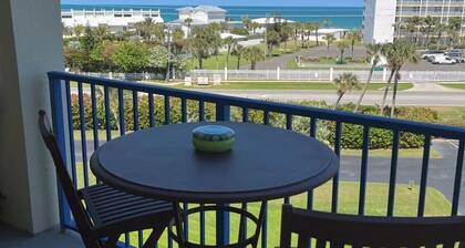 Sunny 3BR Condo Steps to Beach Pool NSB FL