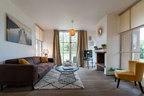 Télévision, cheminée