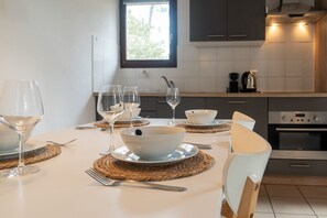 Fridge, microwave, dishwasher, coffee/tea maker