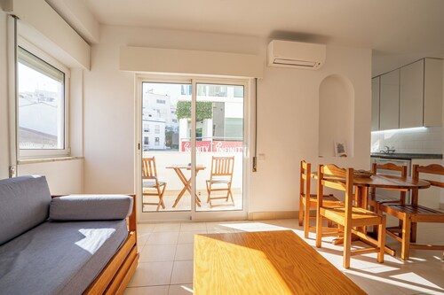 Edifício Sequeira by Umbral