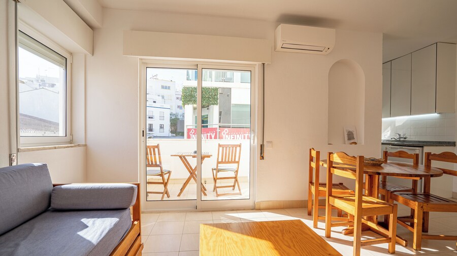 Edifício Sequeira by Umbral