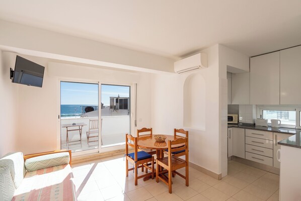 Apartment, 1 Bedroom, Sea View | Private kitchen - Edifício Sequeira by Umbral (Albufeira)