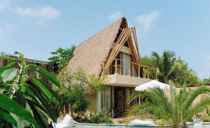 Chambre Familiale, balcon, vue piscine | Extérieur