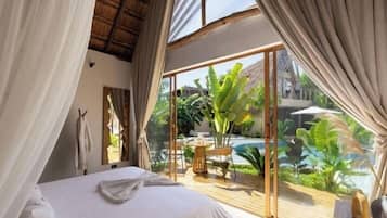 Suite, Pool View