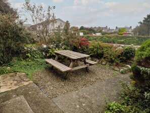 Outdoor dining - Garth Cottage (Haverfordwest)