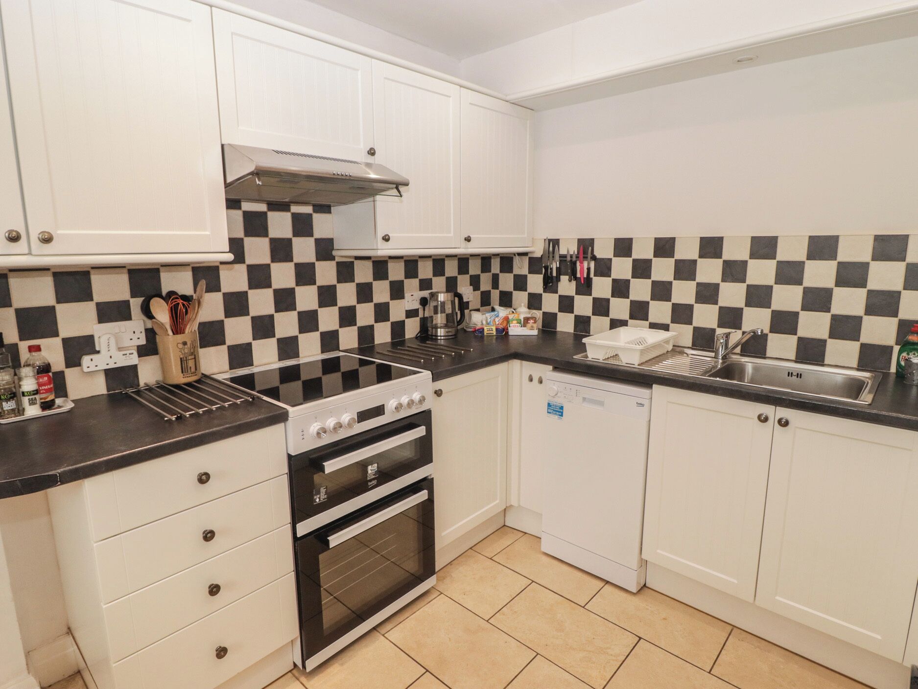 Lavavajillas, utensilios de cocina