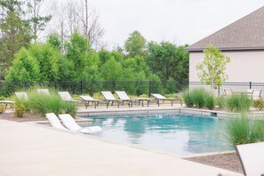 Pool - Oxford Edit |  King BDs (Purple), Mins to Campus (Oxford)